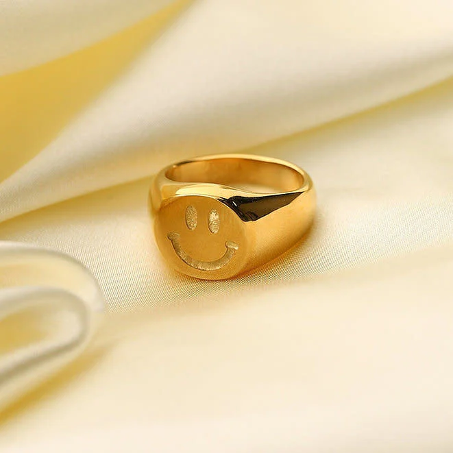 Happy smile stamp ring
